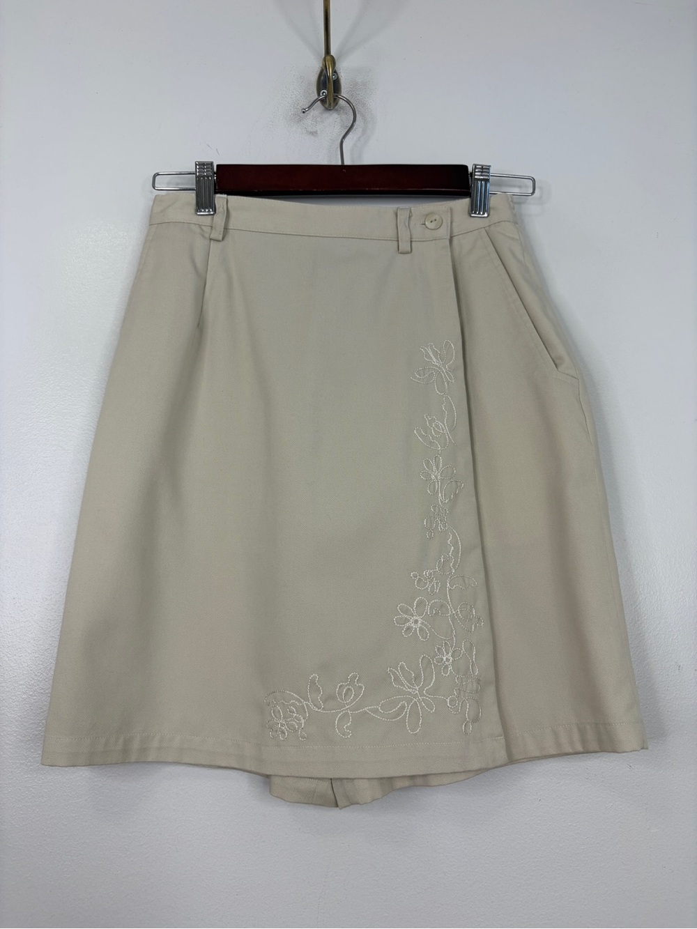 Vintage Skort Womens Small Beige Twill Floral Embroidered Mom Shorts 90s Golf